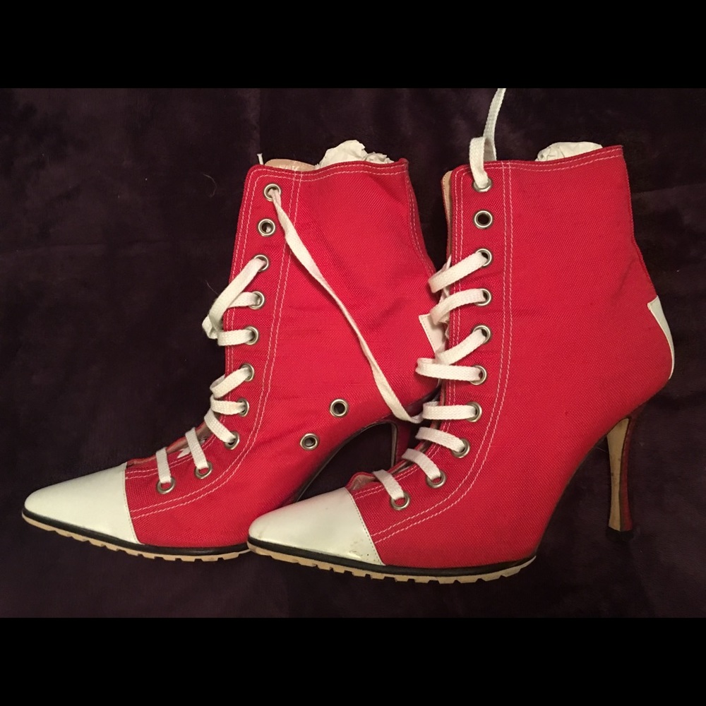 100% Authentic One owner vintage Manolo Blahnik