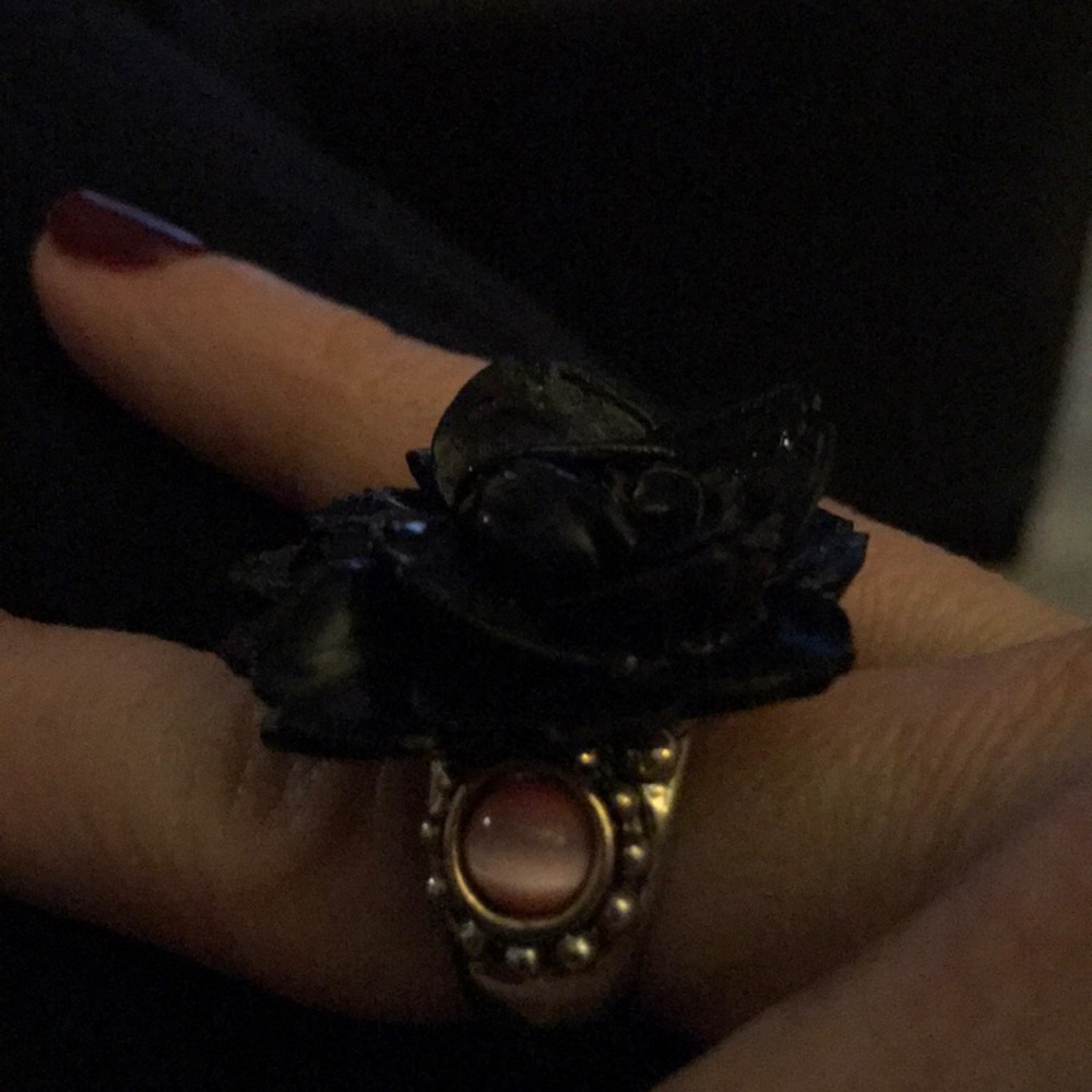 Rose ring size 7 - Picture 3 of 6