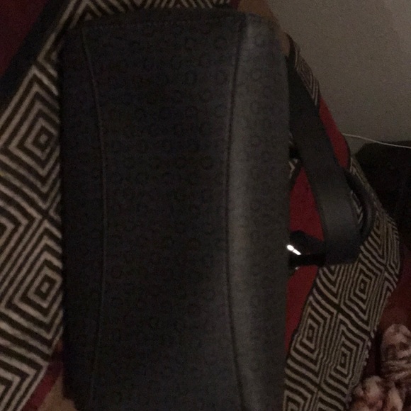 Guess purse - Picture 3 of 3