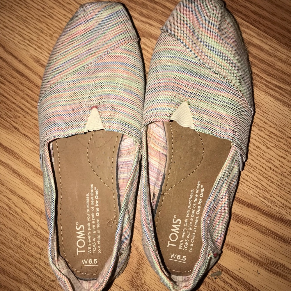 TOMS size 6.5