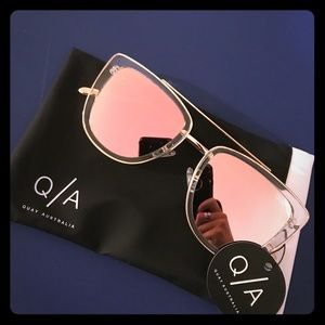 Quay Australia French Kiss clear/rose sunglasses