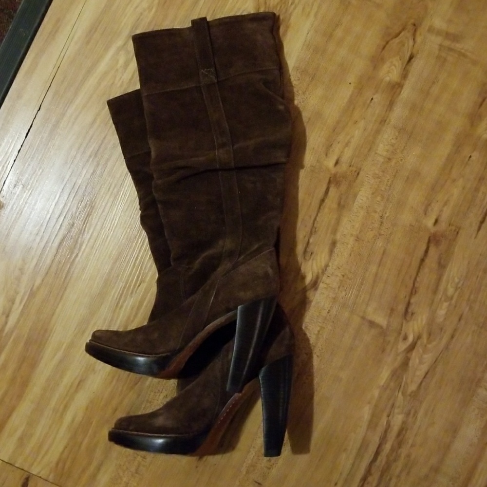Women's brown suede boots