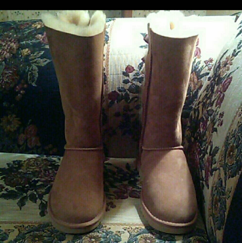 Bailey tall bow uggs boots sz 5 chestnut new n box