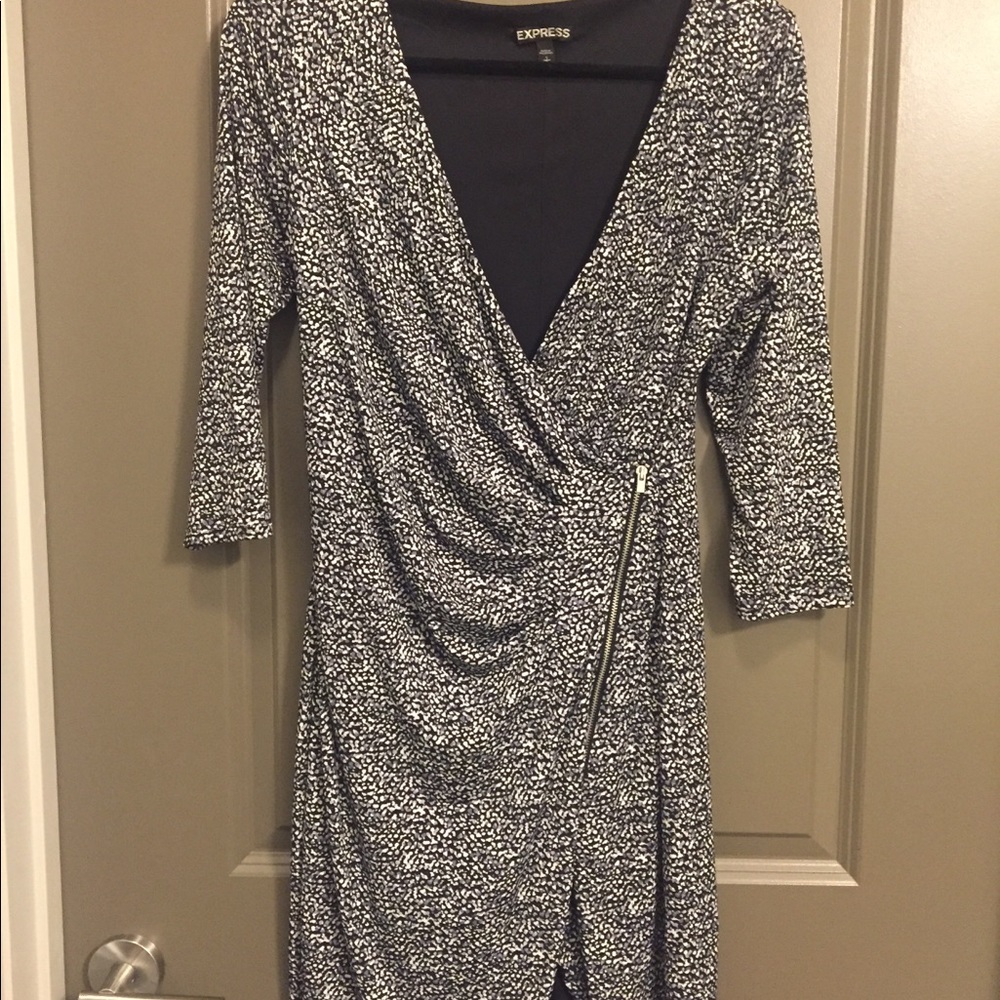 Knee length print zip dress