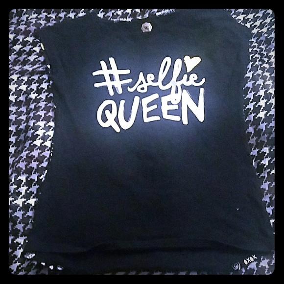 Girl's Short Sleeve "Selfie Queen" Shirt - Picture 1 of 2