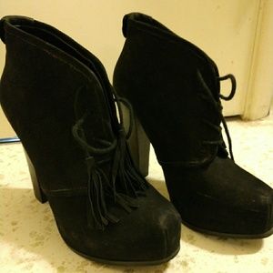 Steve Madden size 8 black sashayy ankle boots