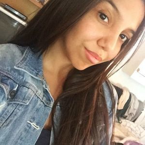 Meet your Posher, Lesly