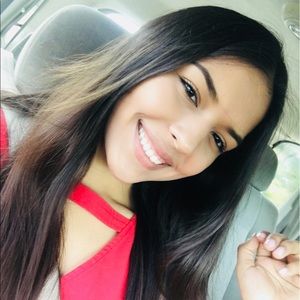 Meet your Posher, Esmeralda