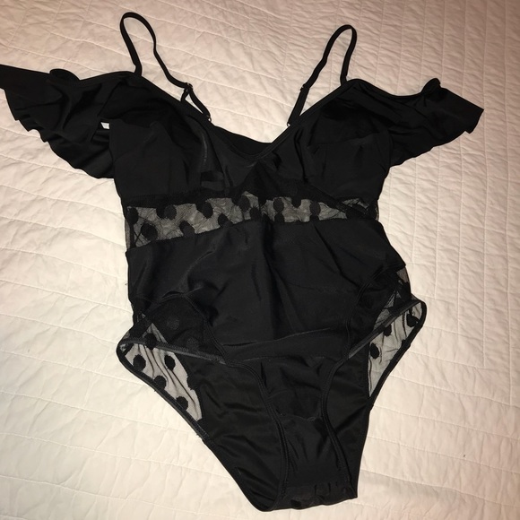 Black swimsuit - Picture 5 of 7