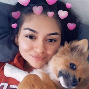 Meet your Posher, Leslie