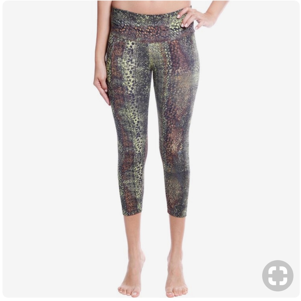 🥝 NWT - CANDIDA MARIA Snakeskin Dream Cropped Leggings * Sz M * Green * Brown