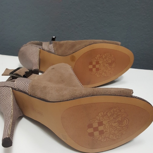 VC TAUPE SUEDE/ LEATHER ANKLE BOOTIE