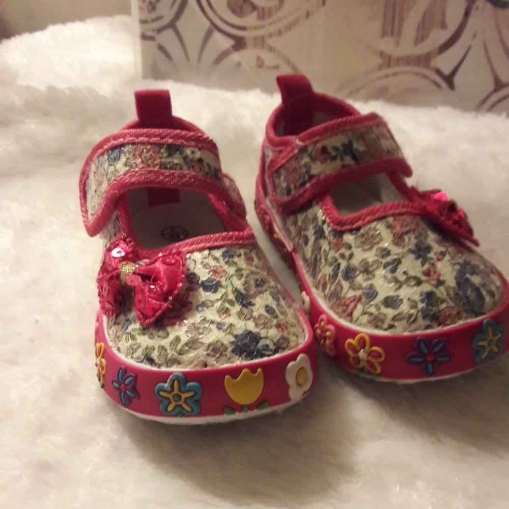 Floral flowers walking shoes for toddles