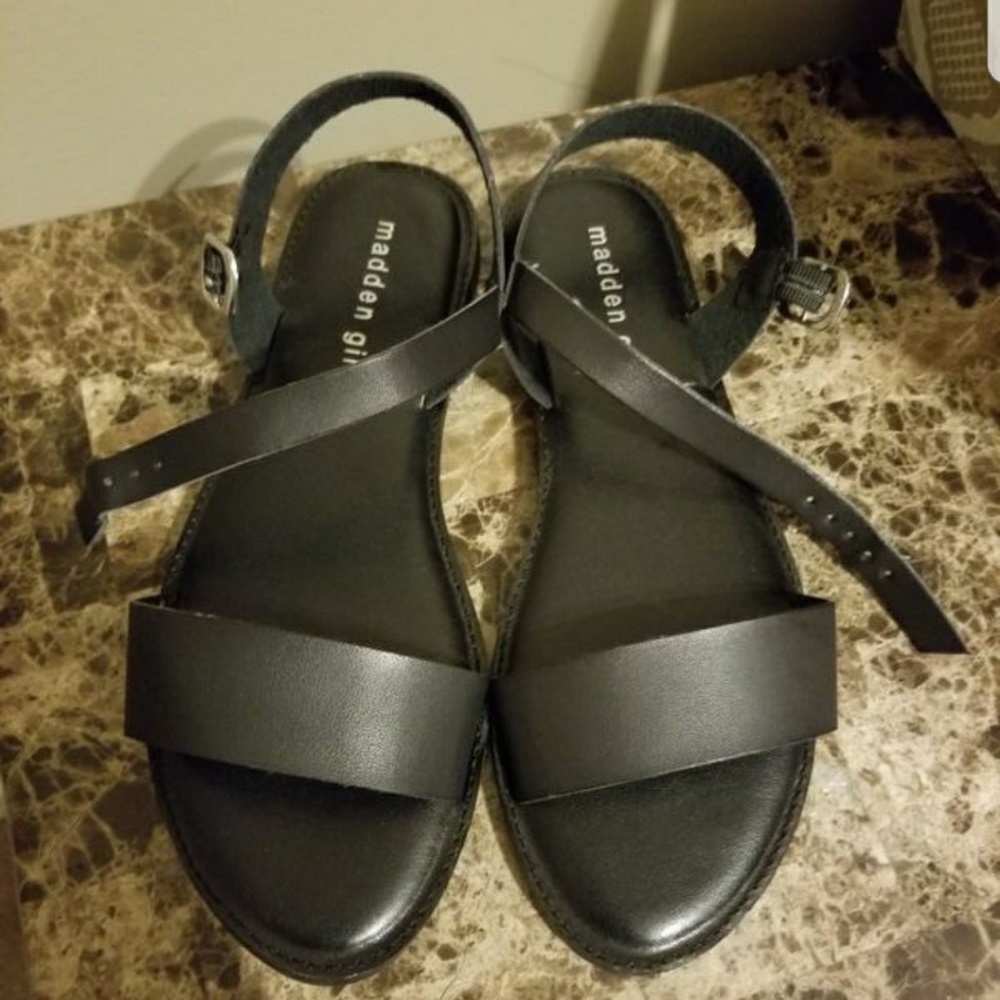 Madden girl Flat sandles