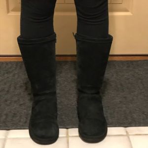 Uggs ‘Fenly’ side zip high boot