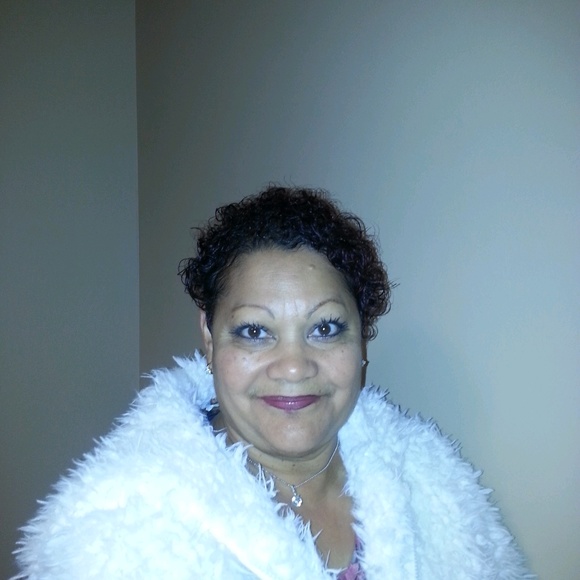 Meet your Posher, Janet - Picture 1 of 1
