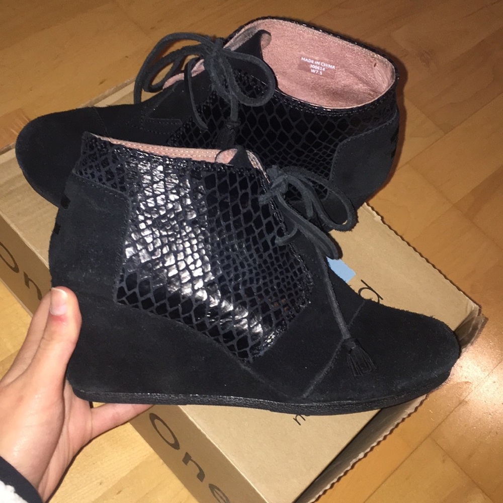 Authentic Toms desert wedge !!!!!