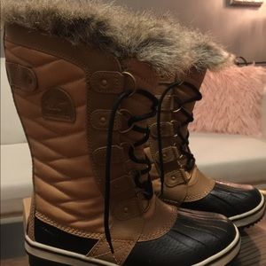 Sorel Tofino II women's boots size 7 in curry/fawn