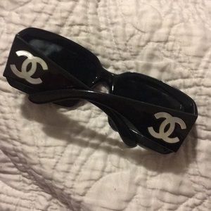 Chanel pearl side sunglasses 5076-H