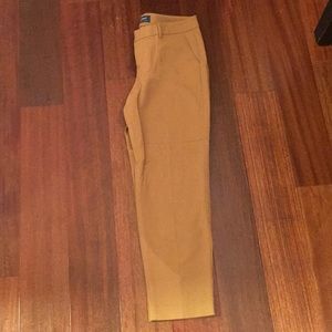New wo tags! Camel color mid-rise pixie pant