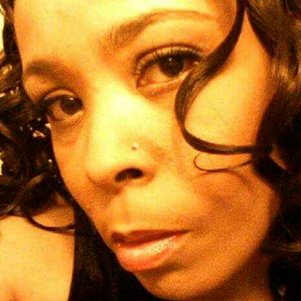 Meet your Posher, Adrine