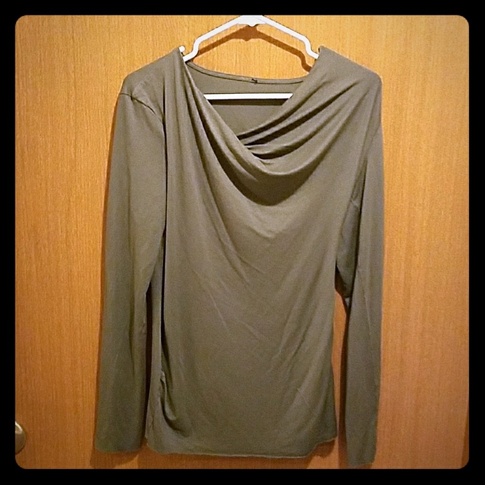 Scoop Neck Long Sleeve Tee