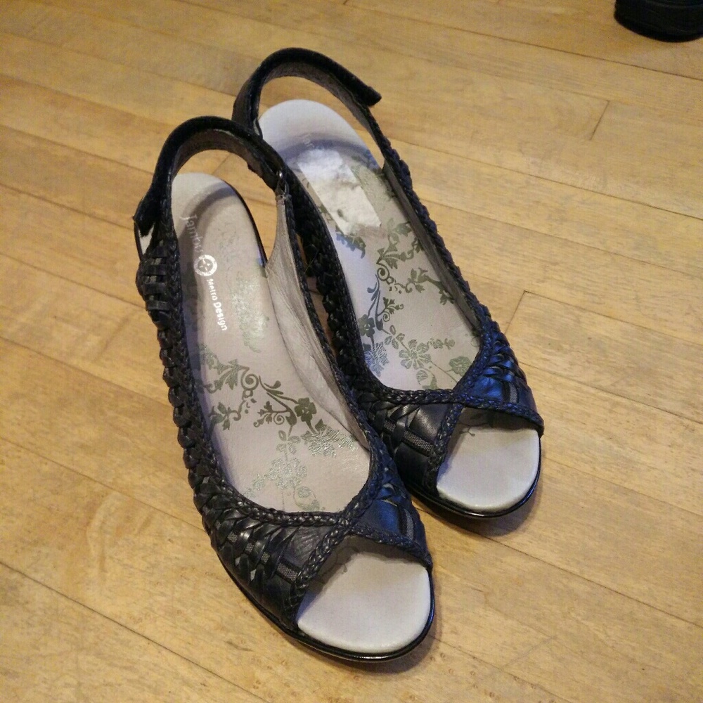 Jambu Peep-toe Heels 9.5