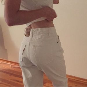 ✔️SOLD✔️RARE Vintage White Tapered Levi’s!