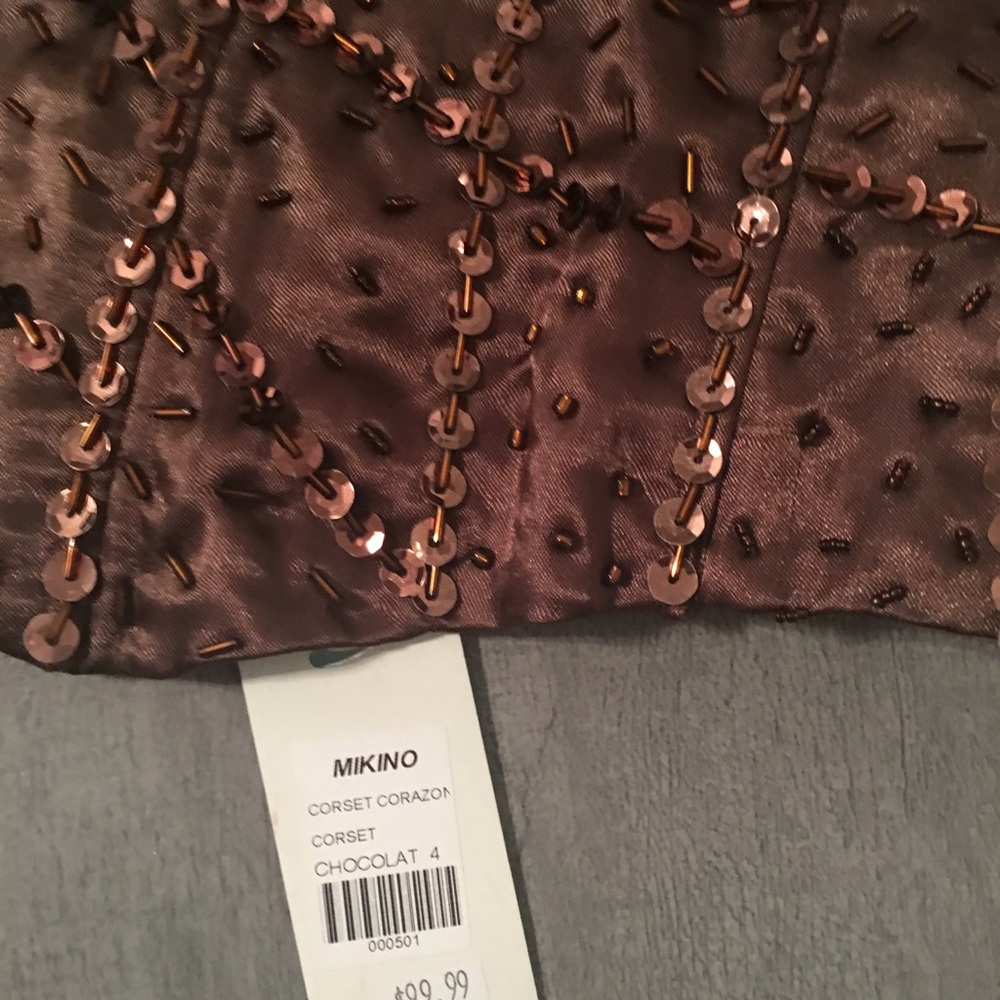 Corset - Picture 2 of 3