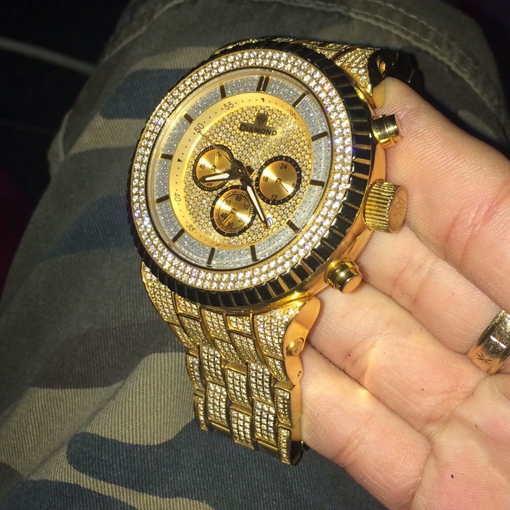 Selling because I'm behind on rent