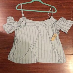 NWT AE top