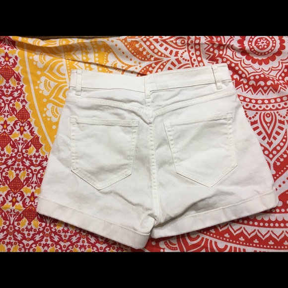 SOLDH&M distressed high-waisted shorts - Picture 2 of 2