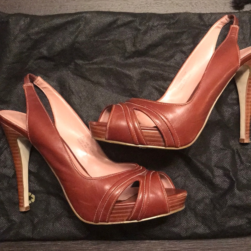 Calvin Klein Cognac peep-toe pumps: Sz 7.5