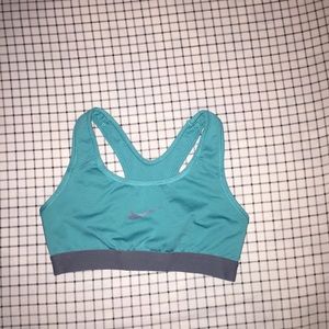 Extra small Nike sports bra
