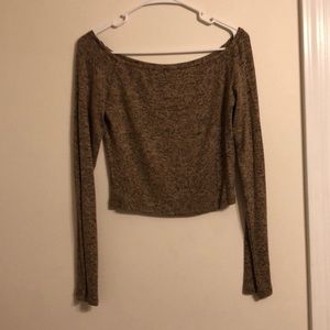 Longsleeve, cold shoulder crop top