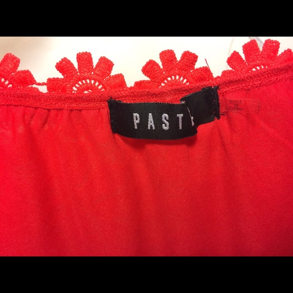 Women’s red lace shirt - Picture 5 of 7
