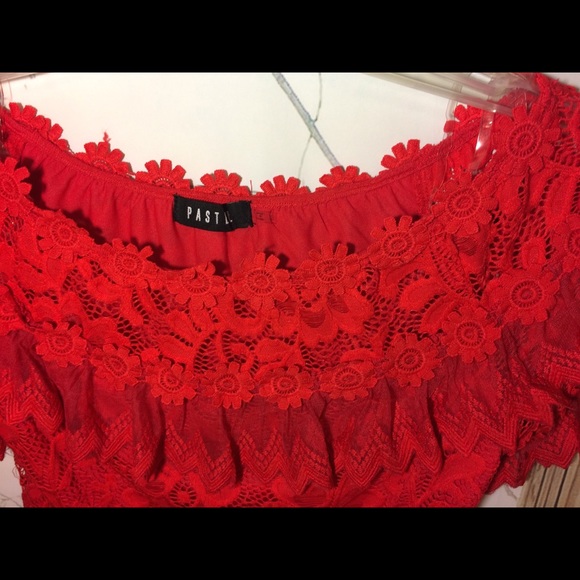 Women’s red lace shirt - Picture 6 of 7