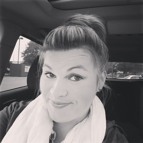 Meet your Posher, Cynthia - Picture 1 of 1