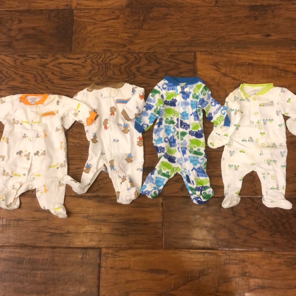 Bundle of newborn onsies