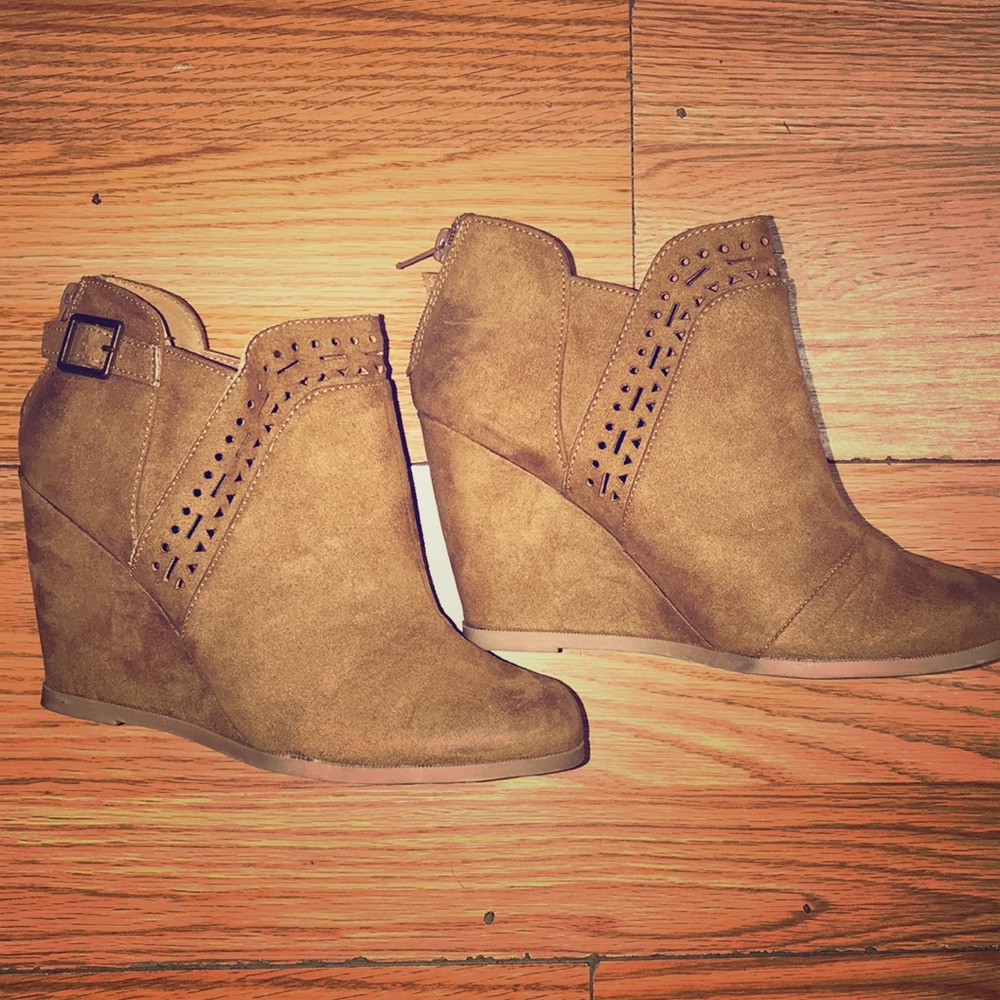 Maurices camel colored wedges