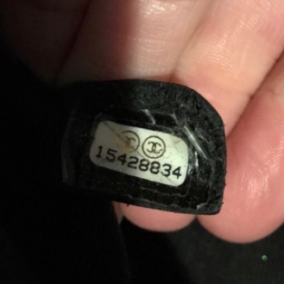 CHANEL Quilted Large Hampton CC BAG - Picture 7 of 8