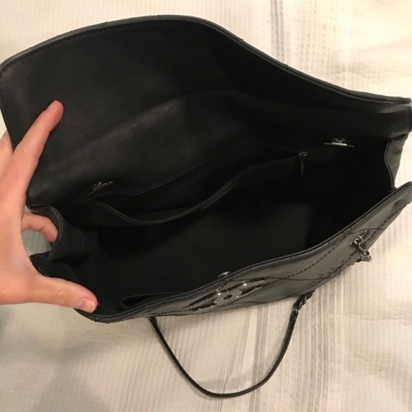 CHANEL Quilted Large Hampton CC BAG - Picture 8 of 8