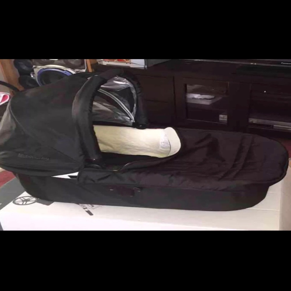 Uppababy Vista Bassinet 2012