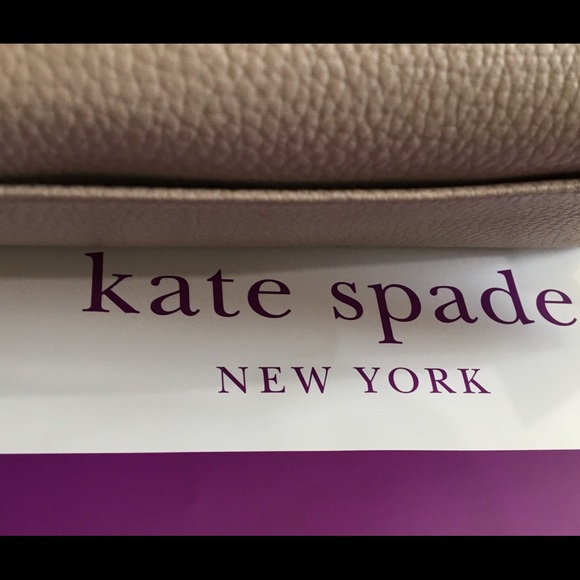 ❗️SOLD❗️Kate Spade Milou Clutch wristlet NWT - Picture 3 of 8