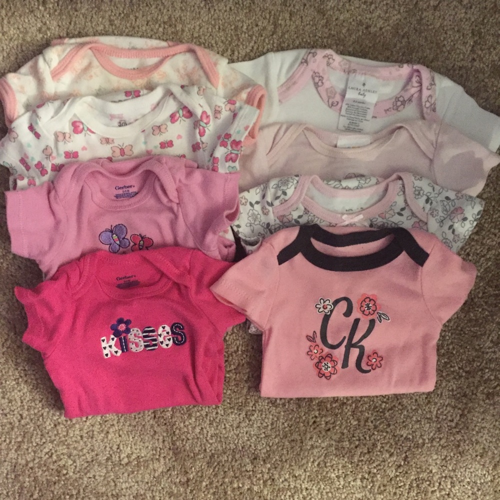💕 Baby Girl Sz 0-3months Onesies 💕