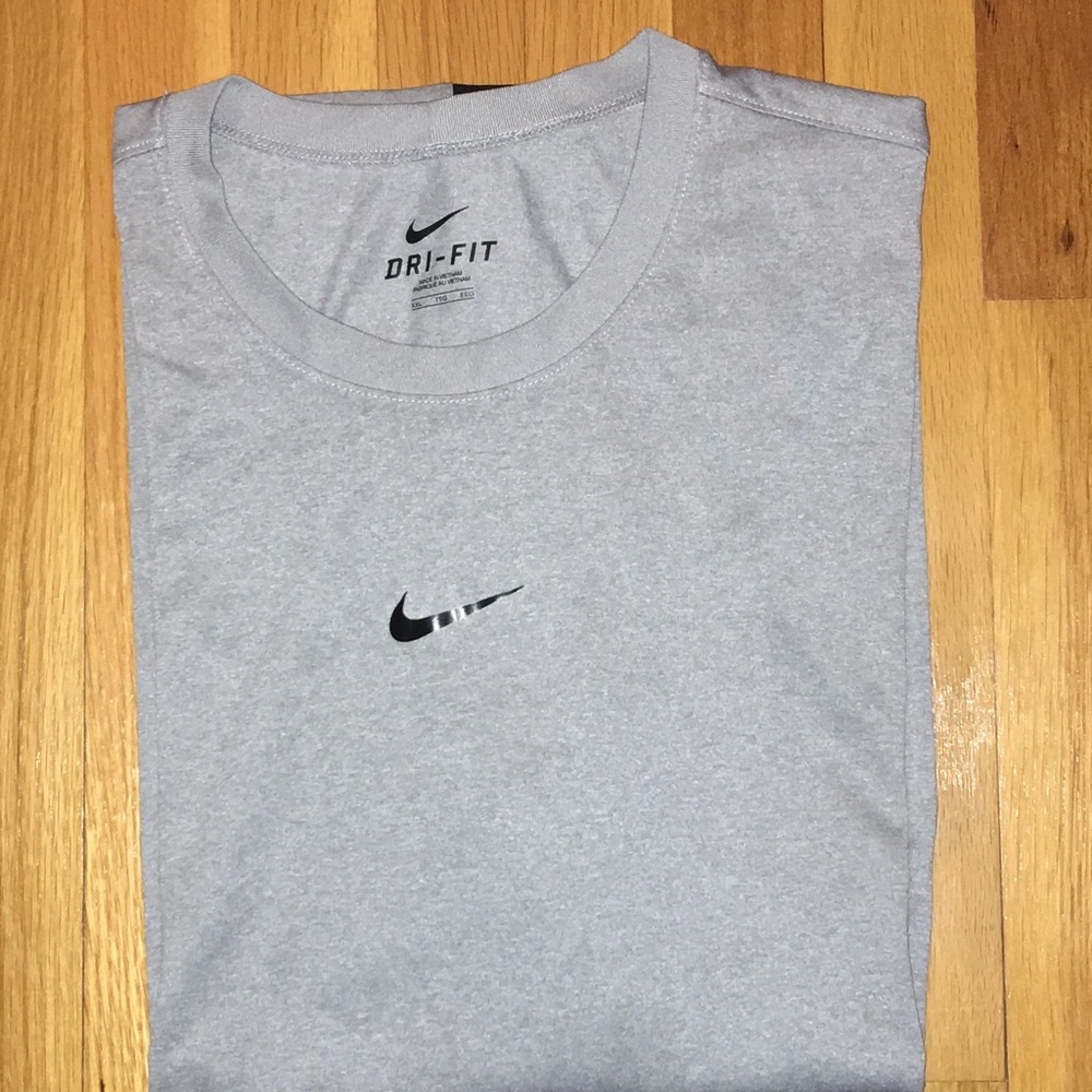 OFFERS! Nice Nike Dri-Fit Grey & Black Shirt XXL