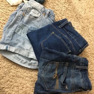 Come get some jeans and a pair of shorts !! 😍🤫