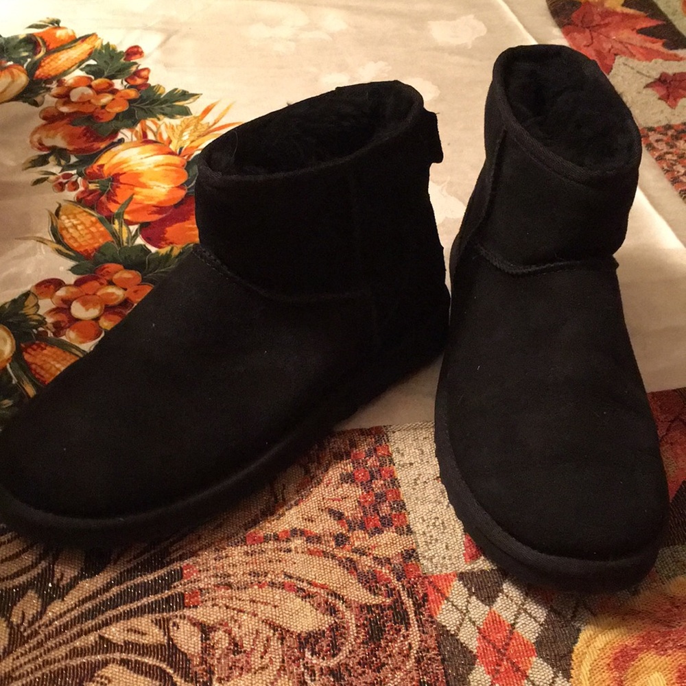 Black uggs