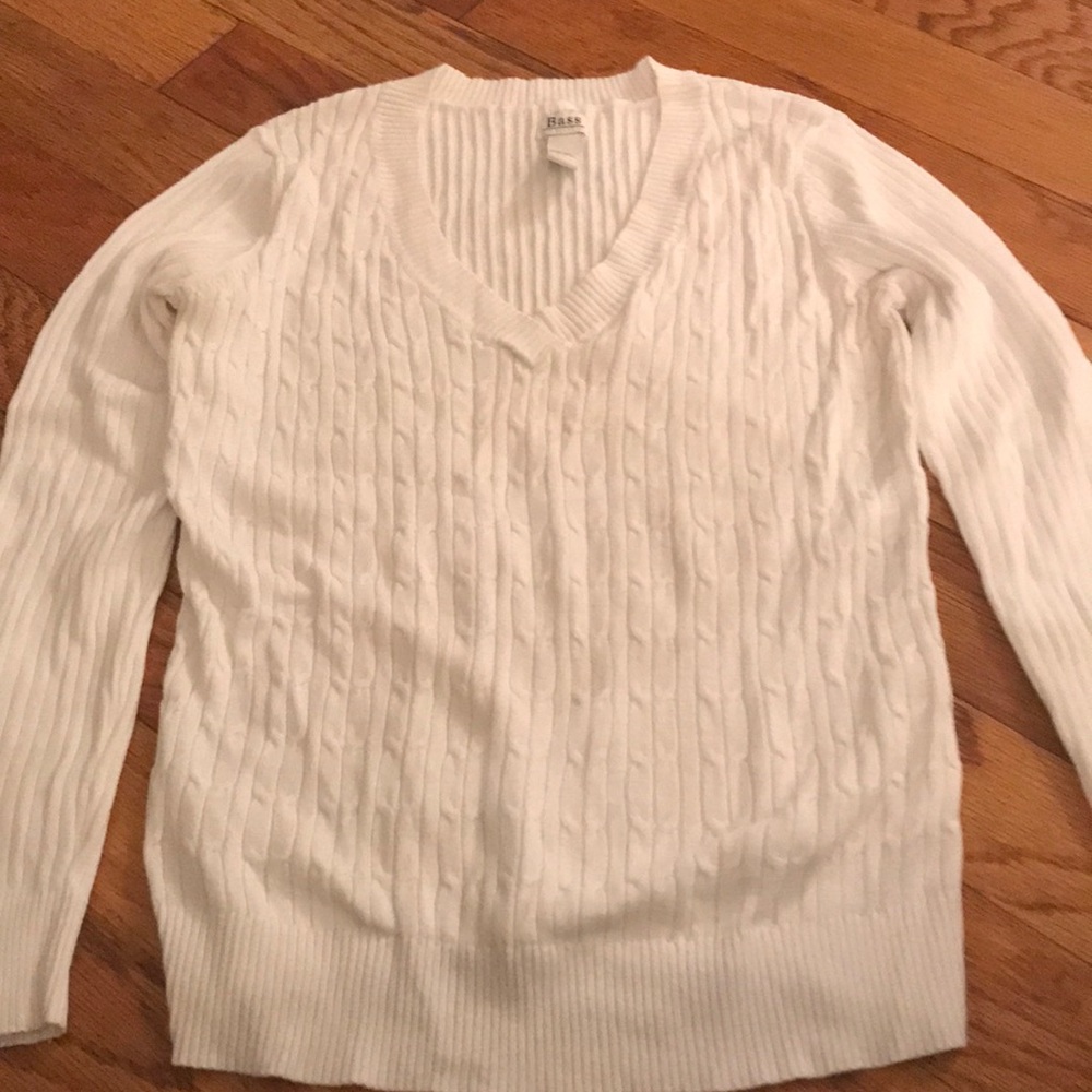 White cable knit sweater, gently worn