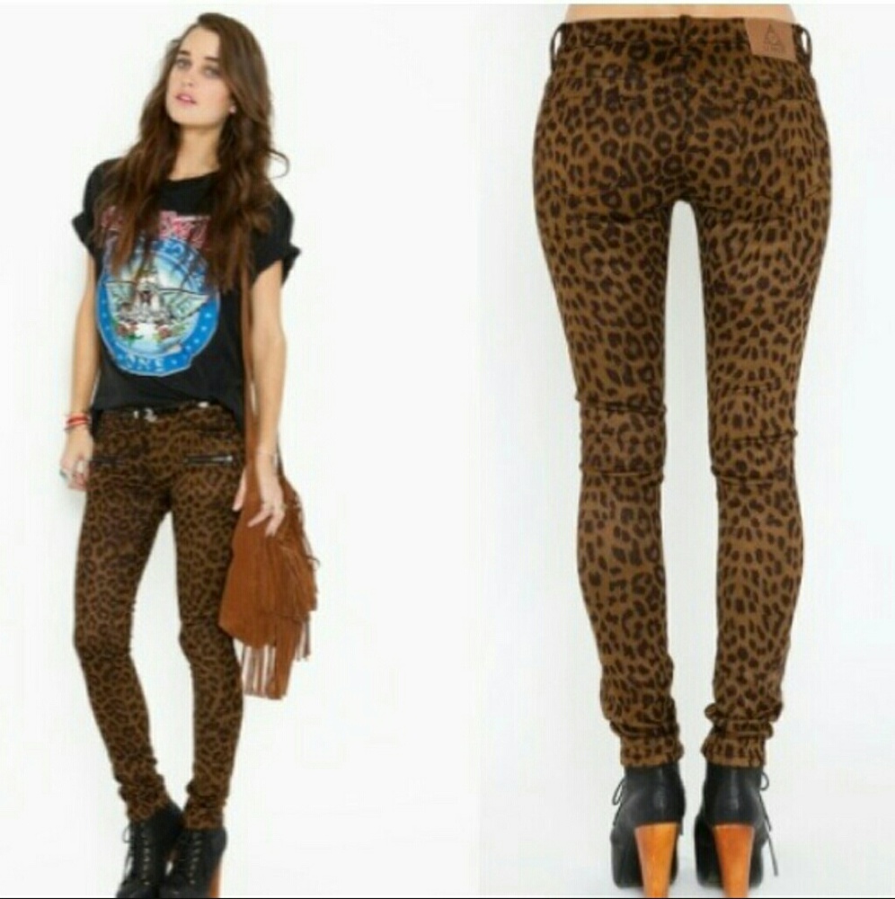 Unif Leopard print sueded (style) jeans